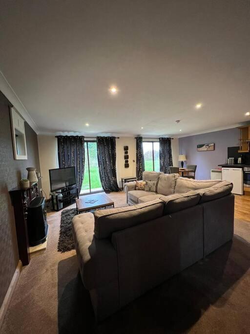 Wild Oats Lodge 9 - Yellowtop Country Park - Hot Tub - Yorkshire 6