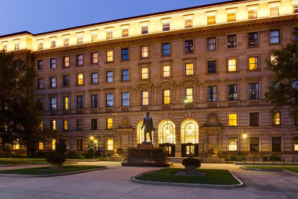 Drury Plaza Hotel Cleveland Downtown Image
