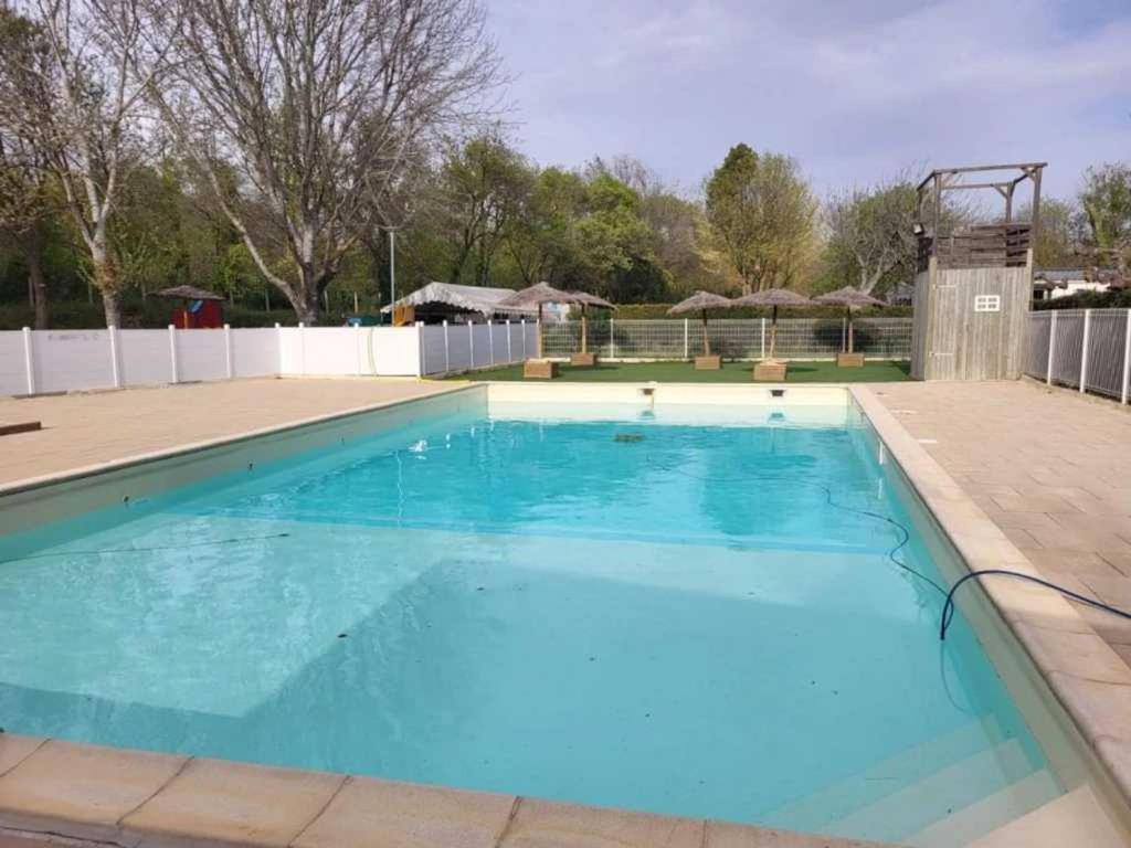 Photo de la galerie de l'établissement Camping 3 étoiles - Piscine - efceda, à Mirepeisset 14 autres photos