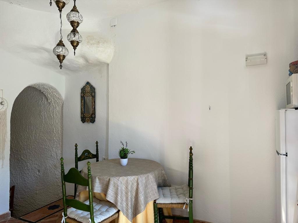 Casa Cueva Sacromonte BeneVarez Brother Law SL 5