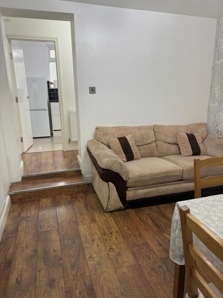 Rusholme Rooms 8