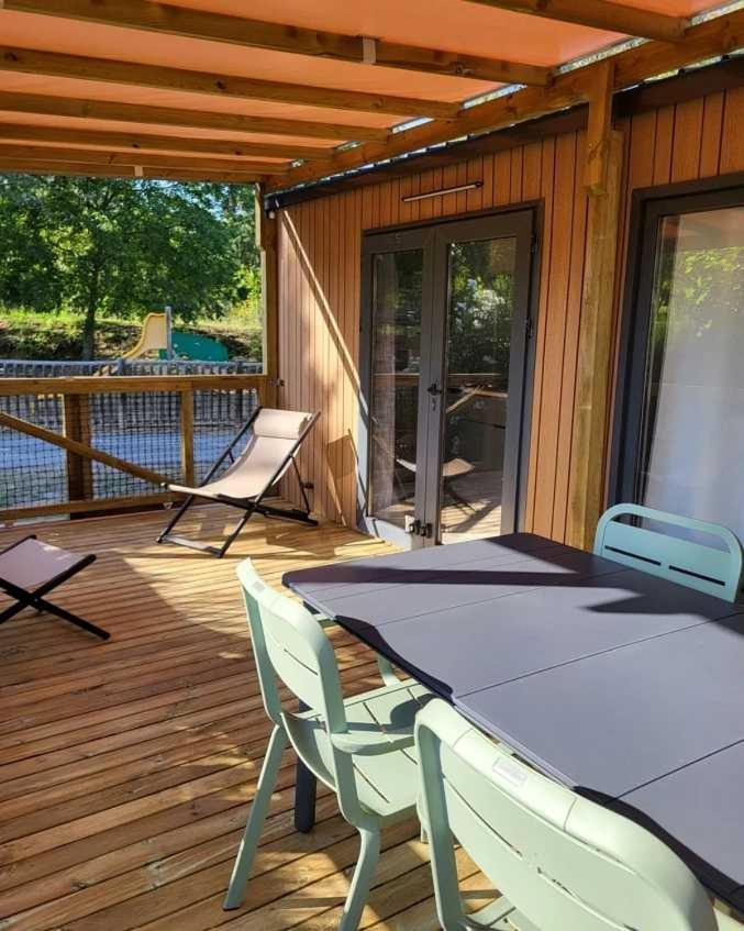 Photo de la galerie de l'établissement Camping 3 étoiles - Piscine - efceda, à Mirepeisset