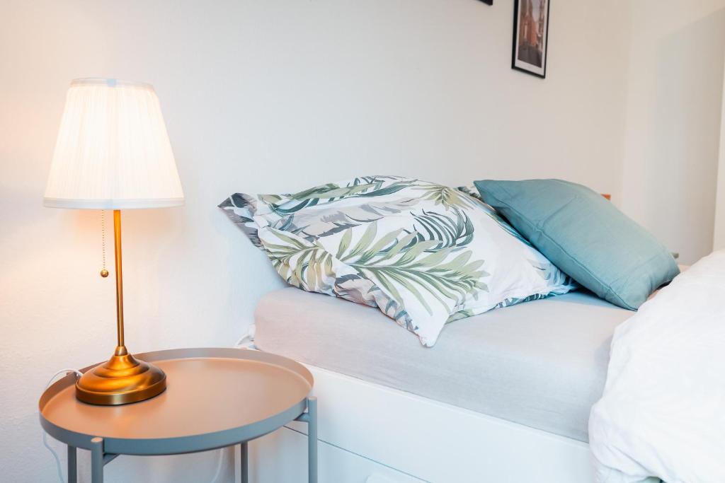 N39 Whole 3-Room Apartment or Individual Room in Karlsruhe Südstadt 4