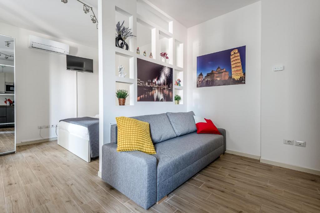 Hostly-Giugio's House-Lungarni and Town Center 5