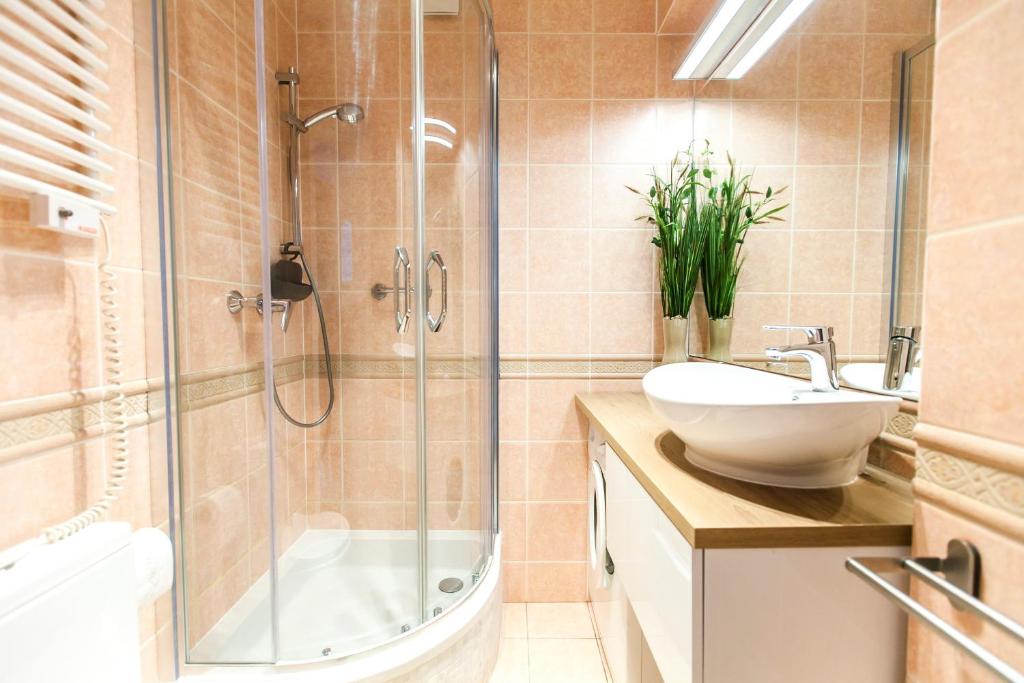 Uroczy Apartament z Parkingiem Sopot 8