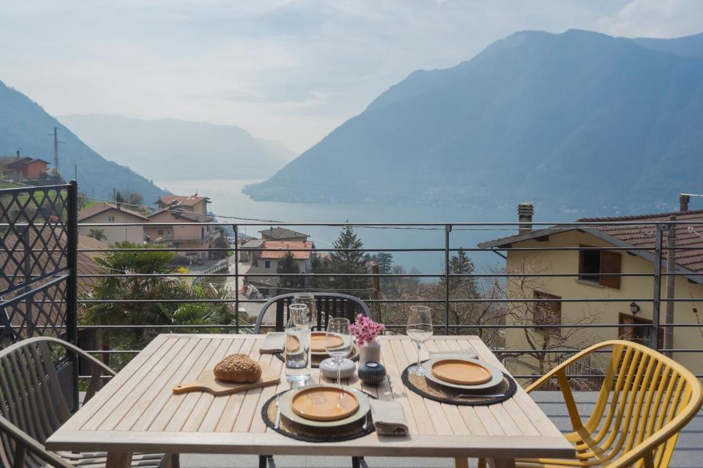 Residenza Maxim with pool by Rent All Como