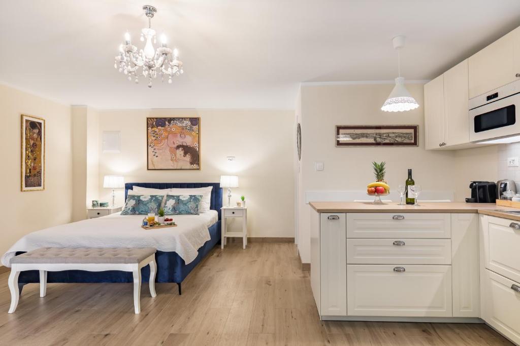 Old Town Cozy Apartment in Split Walk to Diocletians Palace and Beaches 2