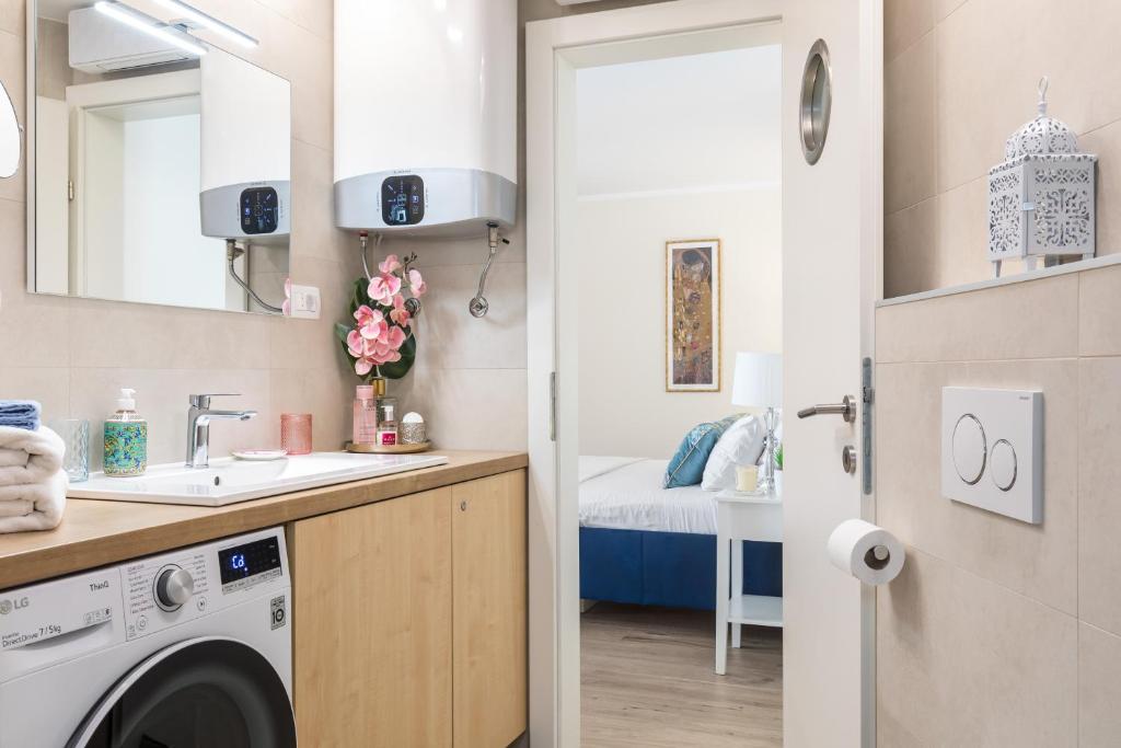 Old Town Cozy Apartment in Split Walk to Diocletians Palace and Beaches 3