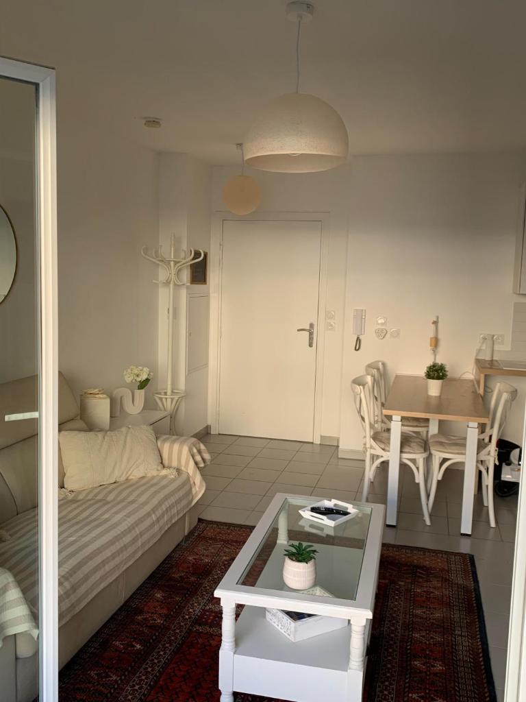 Appartement neuf, parking et terrasse Proche Vélodrome 8