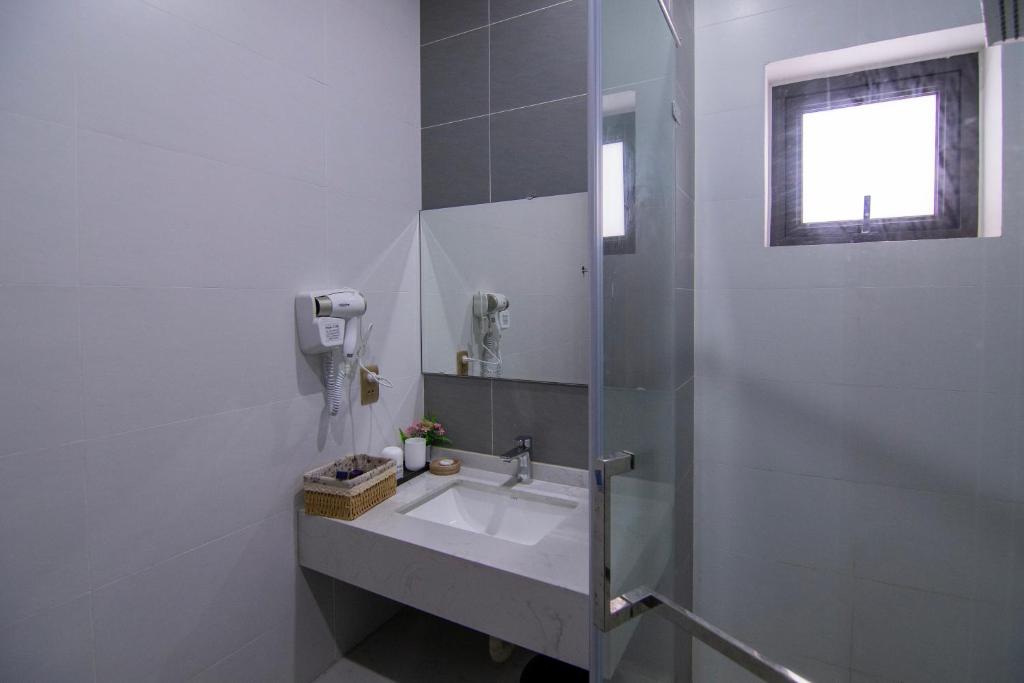 GOLDEN JOY HOTEL & APARTMENT