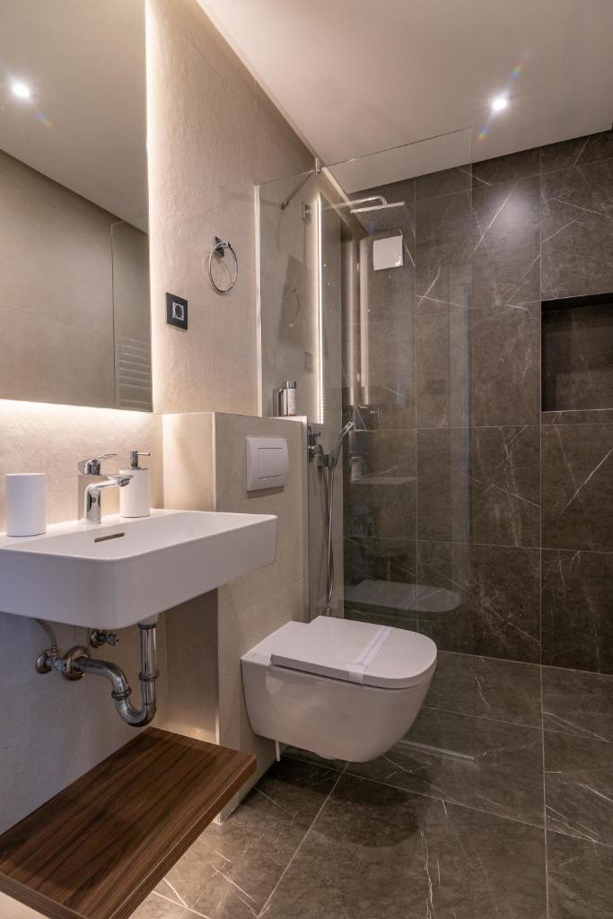 The Residence 59 7