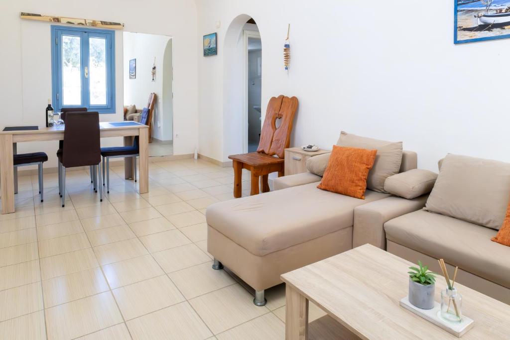 Villa Kirina Private Traditional House 4