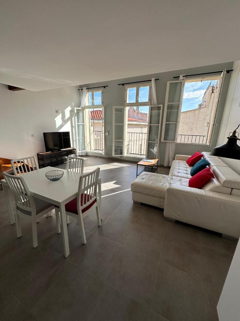 Appartement T3 Duplex sous les Toits de Marseille Panier Vieux Port 5