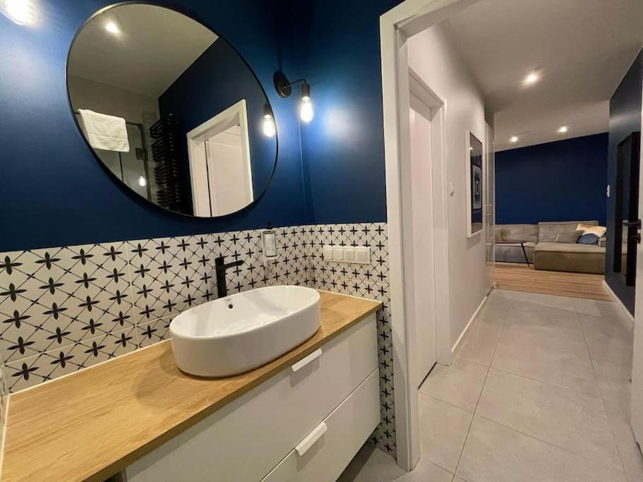 Apartment Wola Tower 3