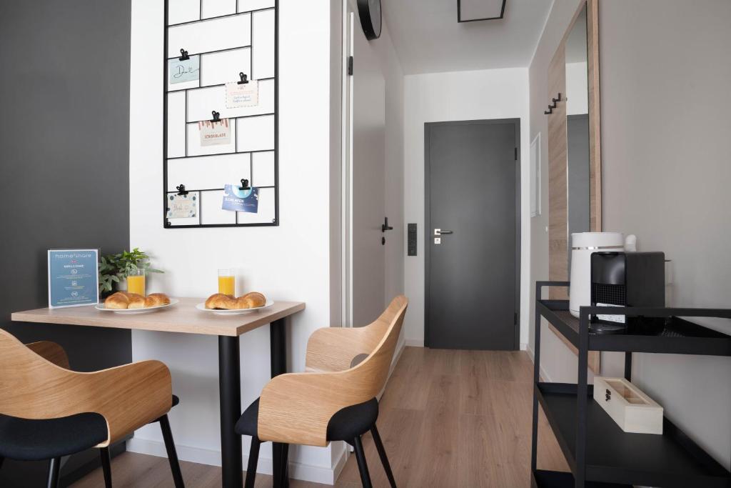 Central Bonn Apartments I home2share 3