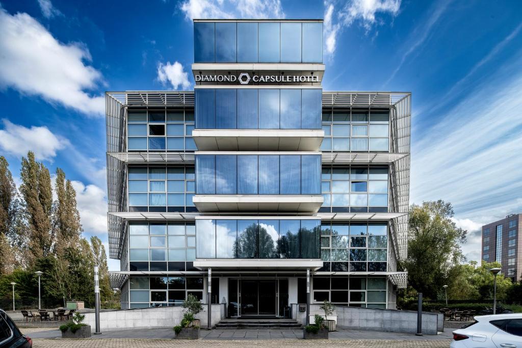 Diamond Capsule Hotel Amsterdam South Image