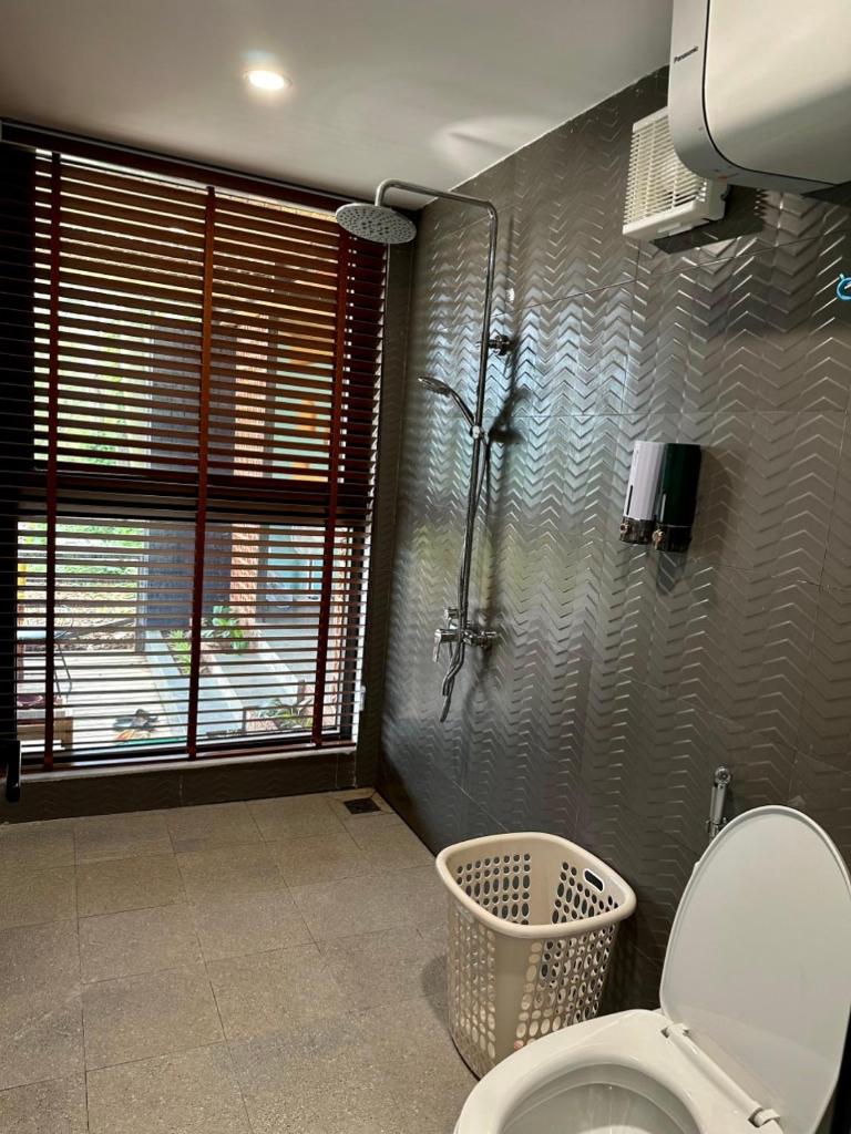 Anna Little Garden - Fish House