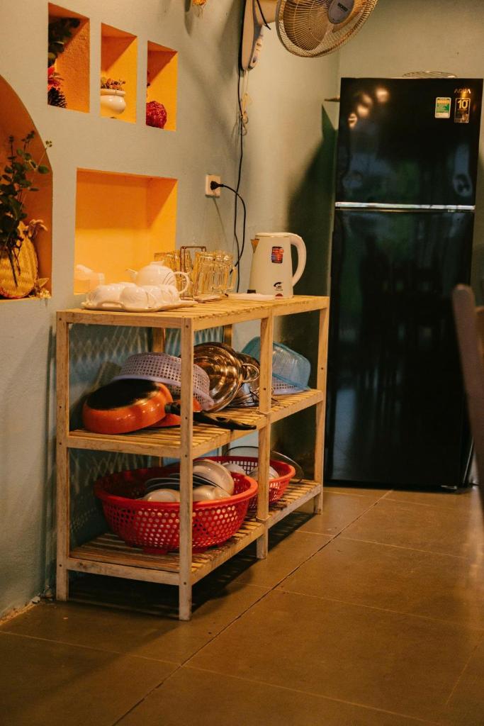 Anna Little Garden - Fish House