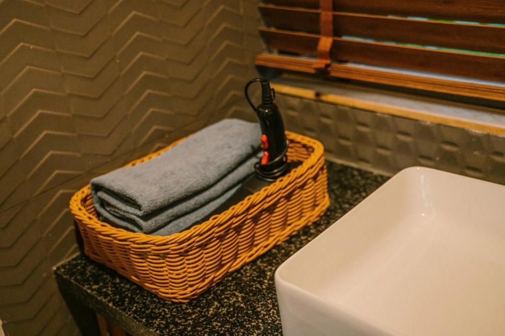 Anna Little Garden - Fish House