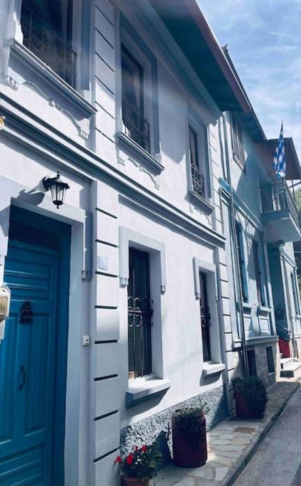 ΚΥΑΝΟΝ παραδοσιακή μονοκατοικία στην Φλώρινα 1