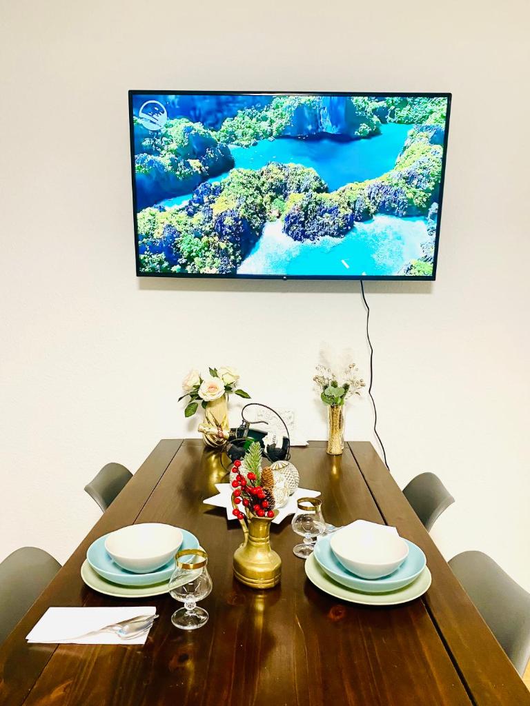 WelcomeToMessePremium Three Bedroom Apartment 5