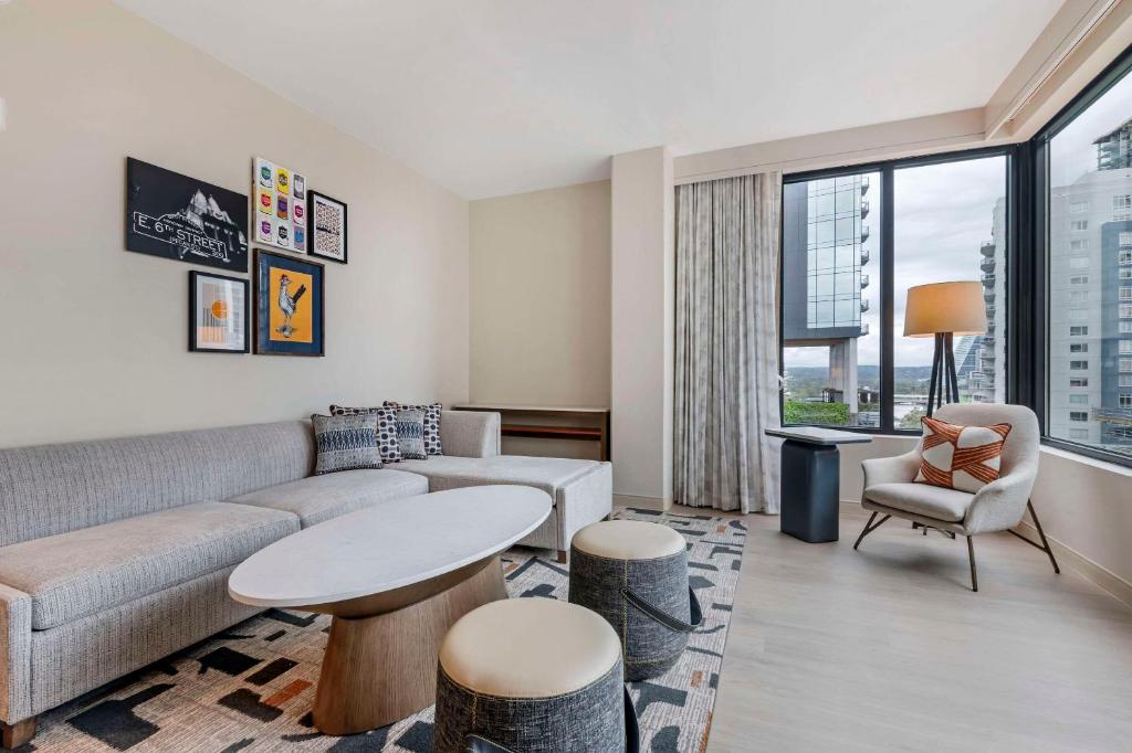 Cambria Hotel Austin Downtown Image