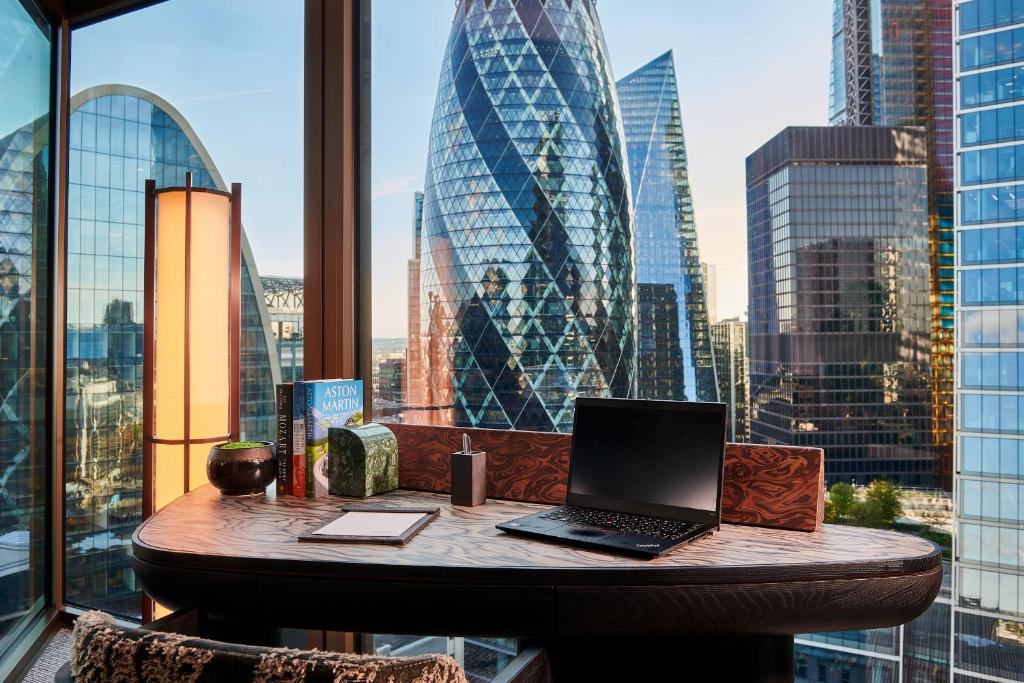 Pan Pacific London Image