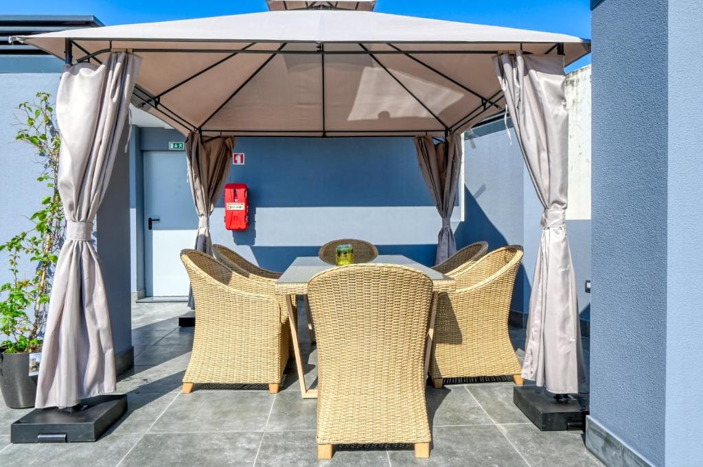 BSE15 Apartments 4J, a Home in Madeira 3