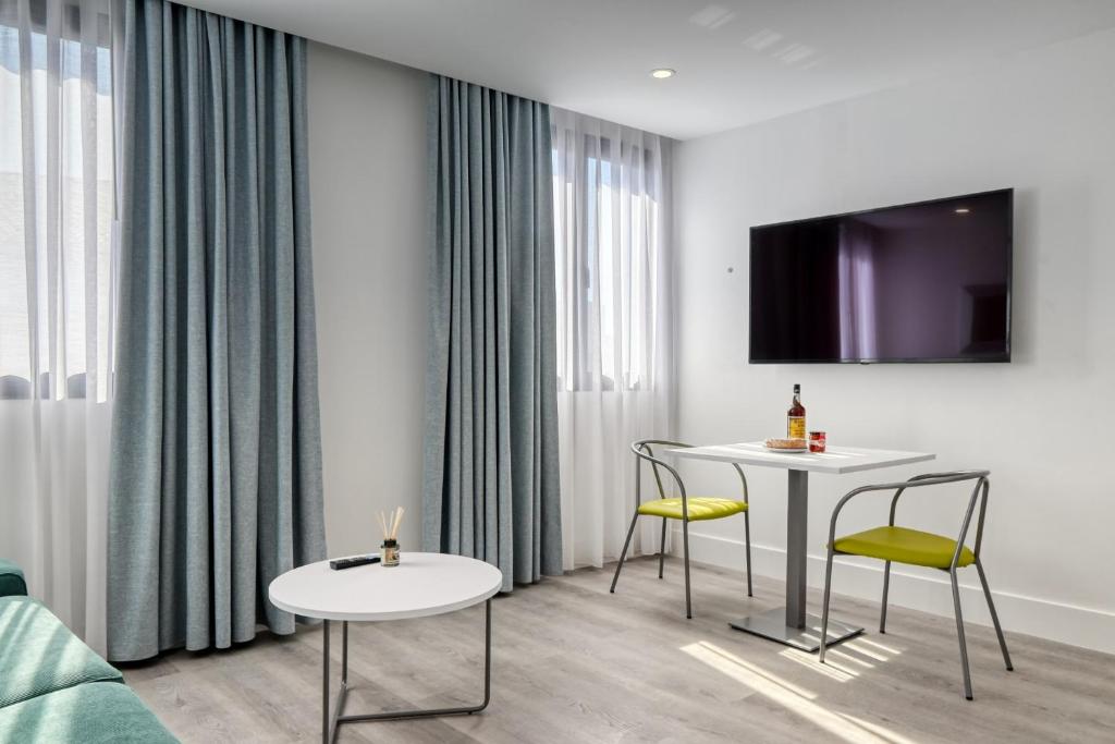 BSE15 Apartments 4J, a Home in Madeira 7