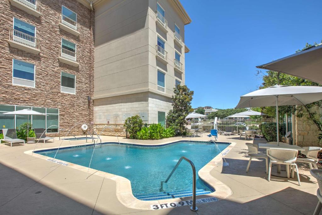 Hilton Garden Inn Dallas Arlington Image