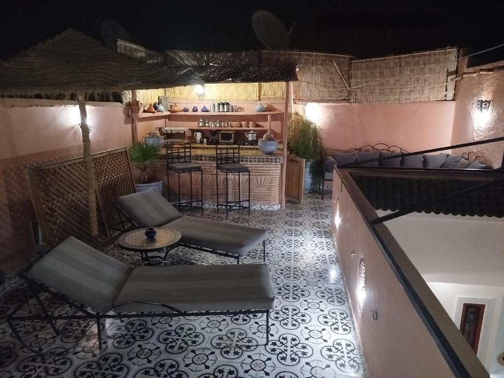 Coin salon dans l'établissement Riad Bab Lakhmiss