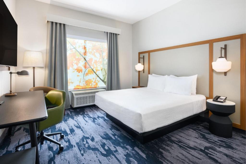 Fairfield by Marriott Inn & Suites Orlando at Millenia Image