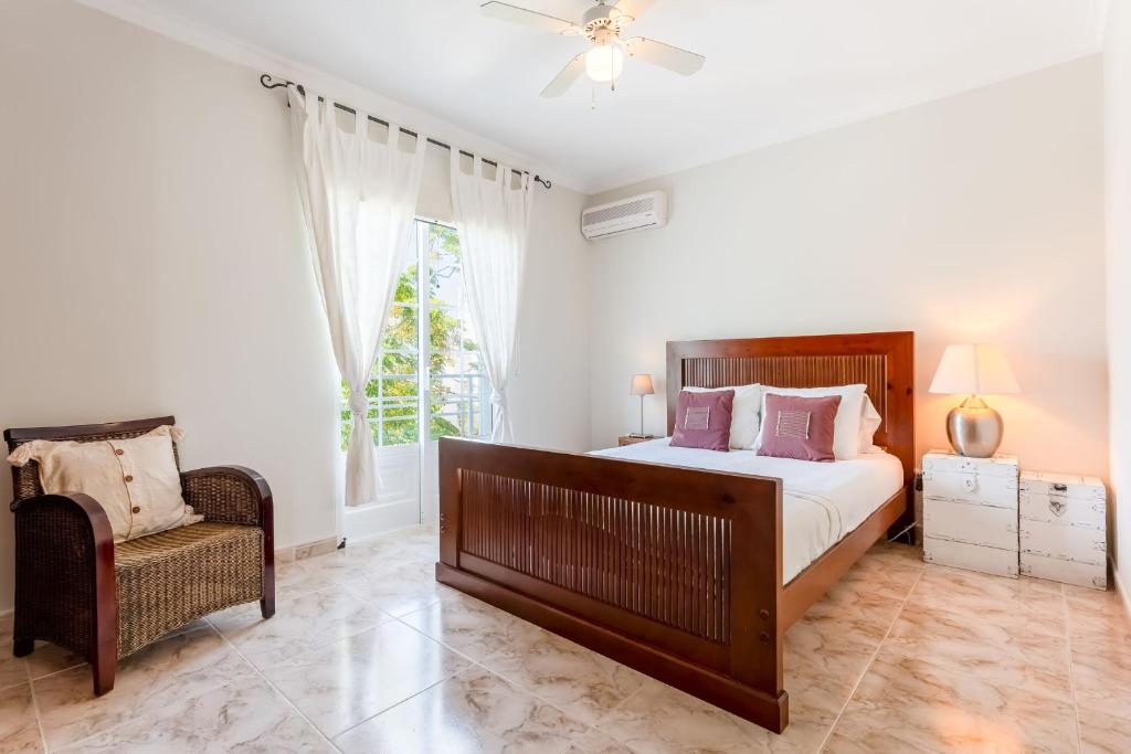 Cozy 3 BDR House Duplex With Patio by LovelyStay 4