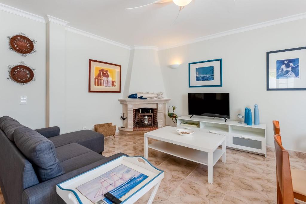 Cozy 3 BDR House Duplex With Patio by LovelyStay 3