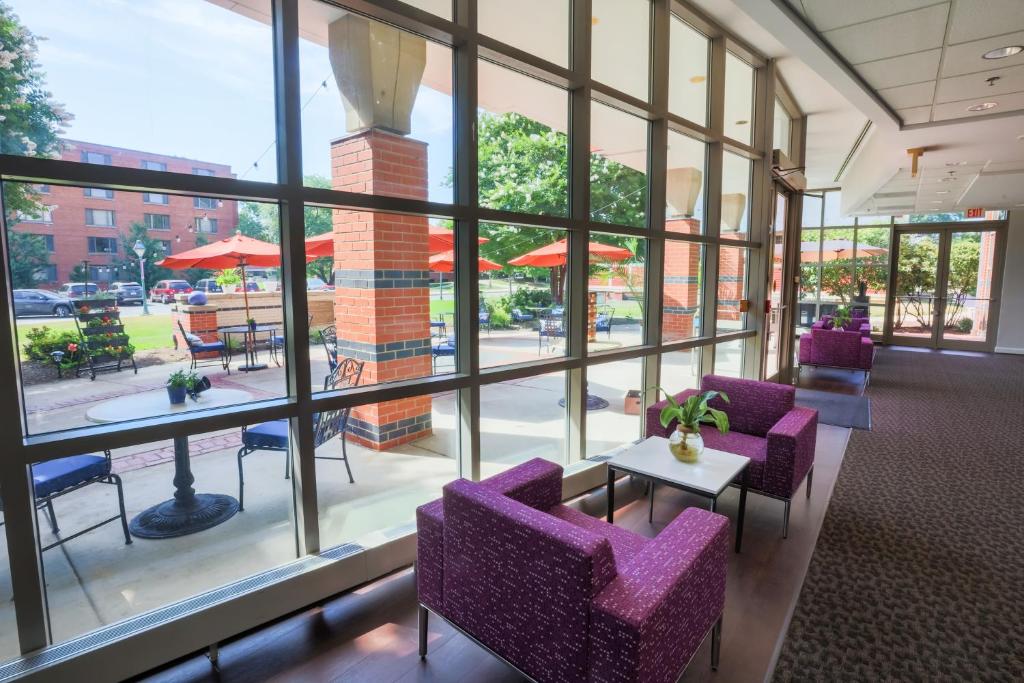Kellogg Conference Hotel Capitol Hill at Gallaudet University Image