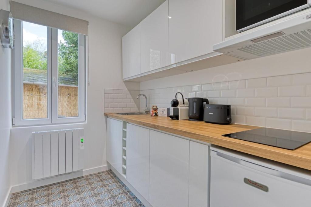 Léandre studio entièrement rénové avec extérieur 5