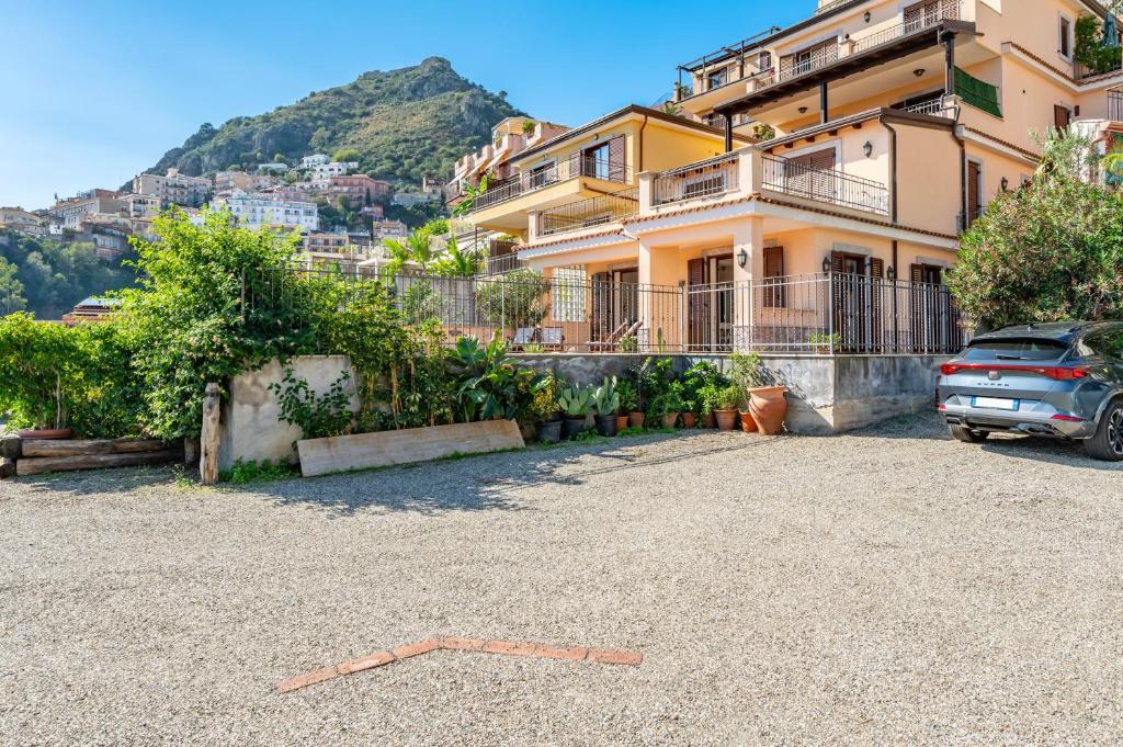 GuestHost - Dream Terrace in Taormina 6