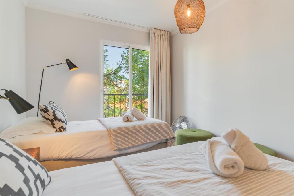 Elena Apartment by Atlantic Holiday 2