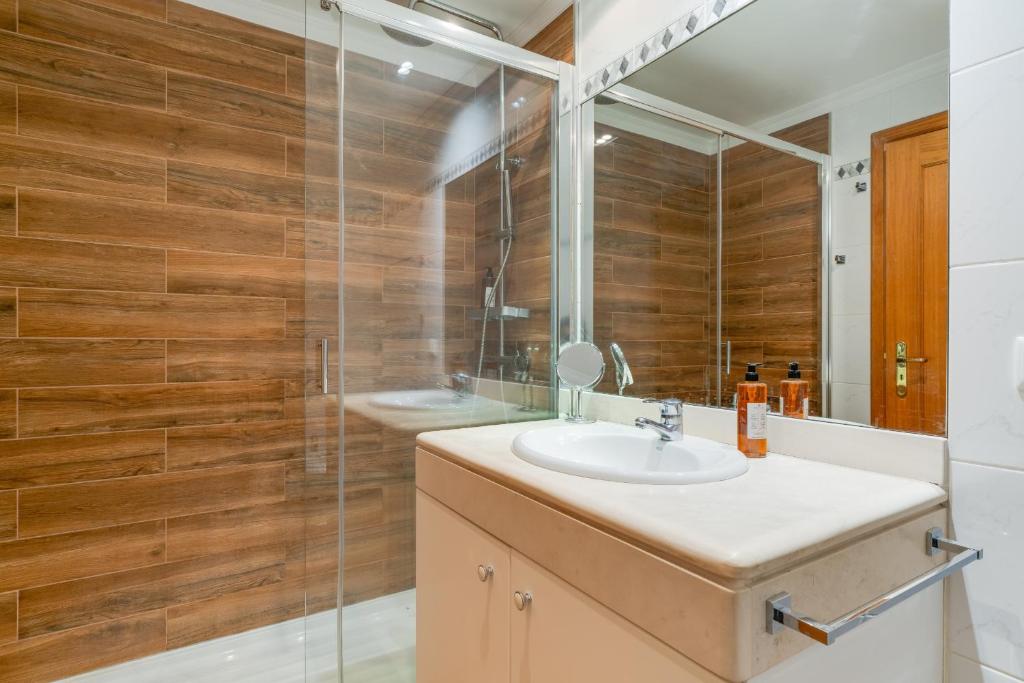 Elena Apartment by Atlantic Holiday 8
