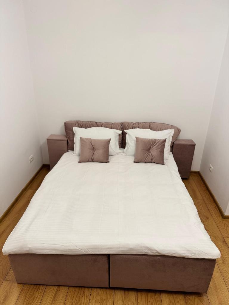 Beautiful apt with two bedrooms 3
