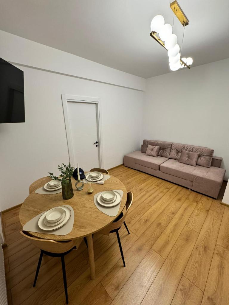 Beautiful apt with two bedrooms 2