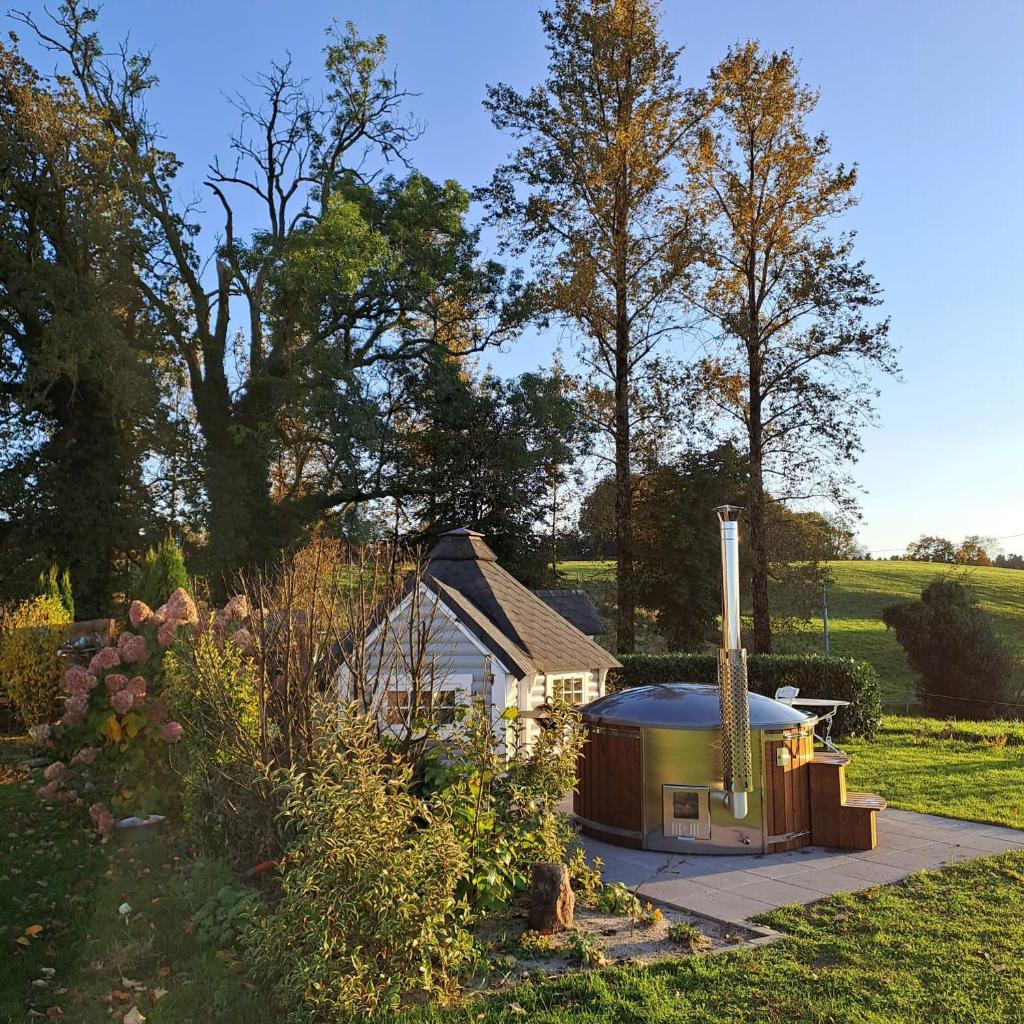Photo de la galerie de l'établissement Cabane des lutins - Belle Fleur, à Saint-Nabord