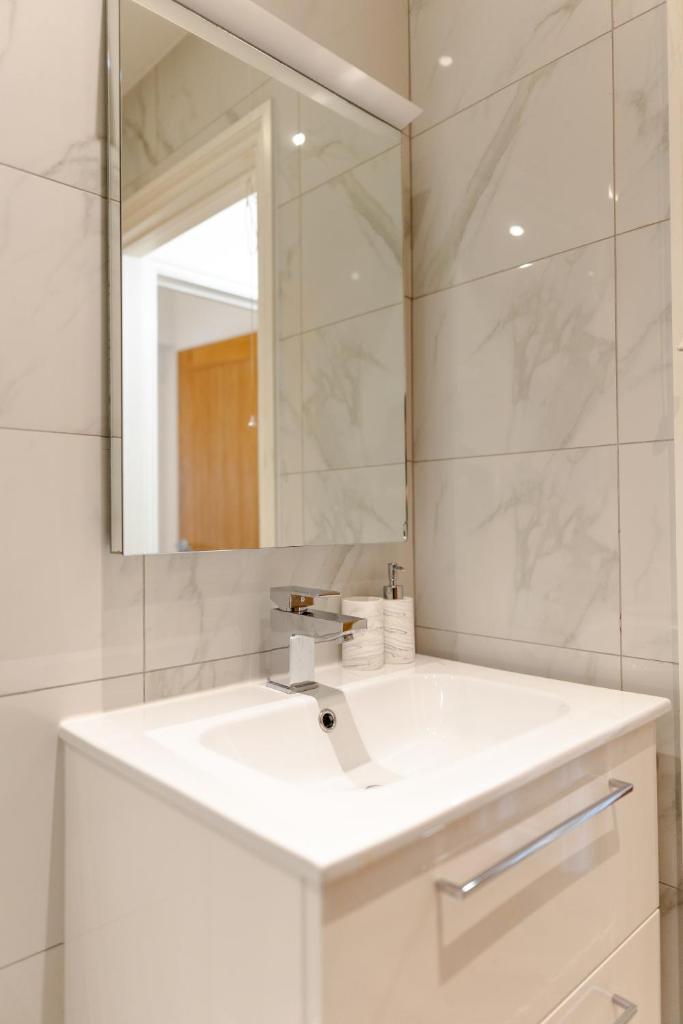 Boutique City Centre Apartments 6