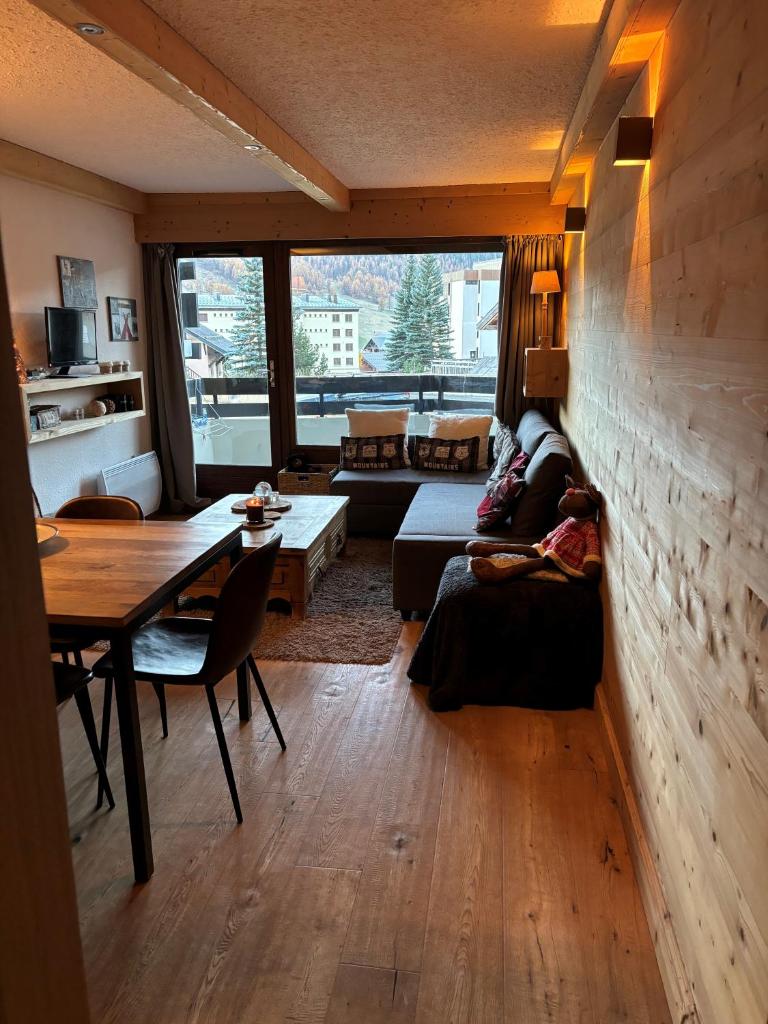 Photo de la galerie de l'établissement Appartement Montgenevre - proche piste Chalvet, à Montgenèvre