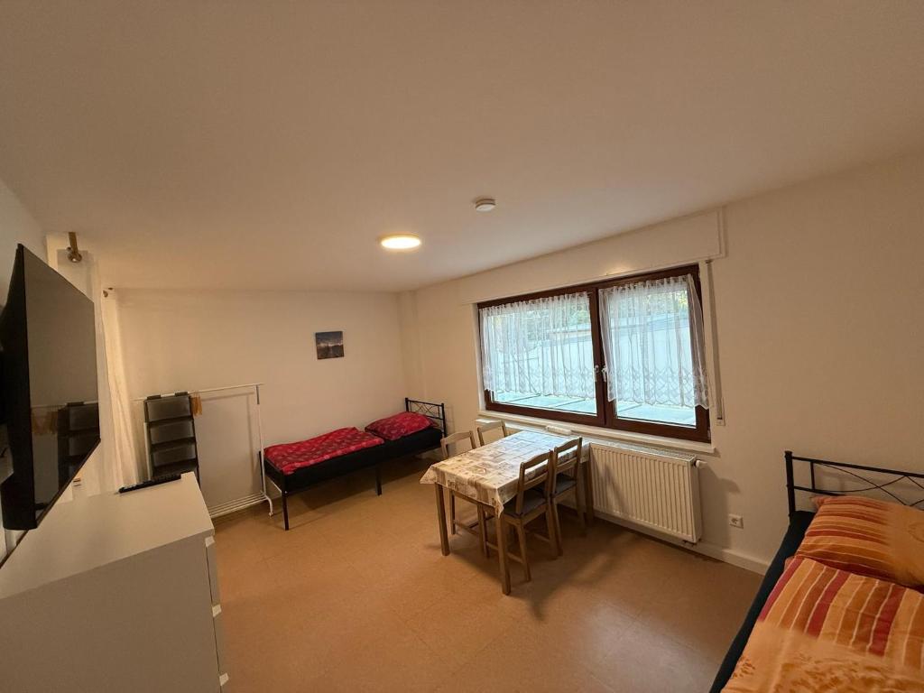 Nice and quiet studio apartment in a central location 2
