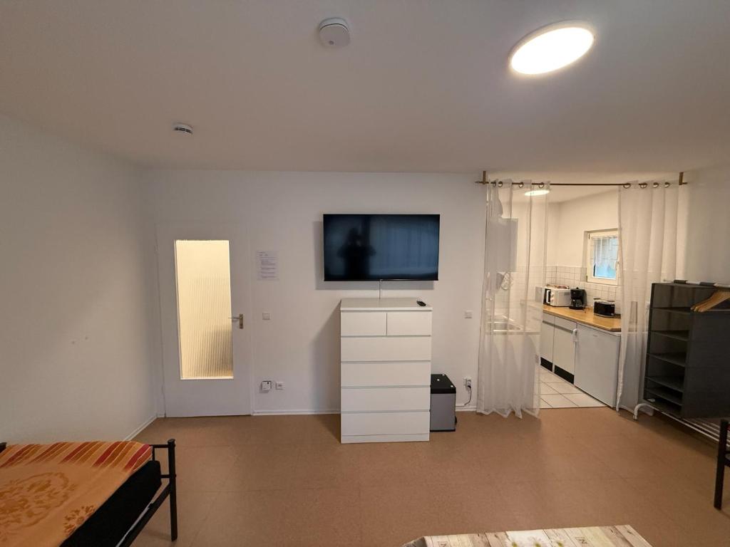 Nice and quiet studio apartment in a central location 4