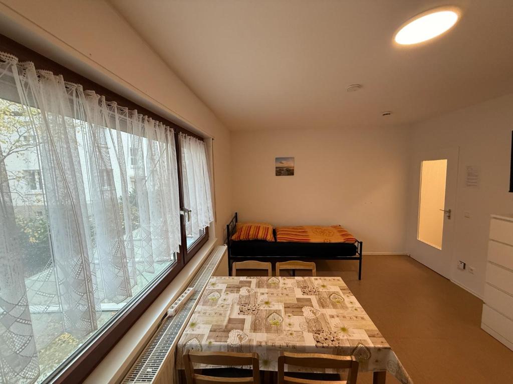 Nice and quiet studio apartment in a central location 5