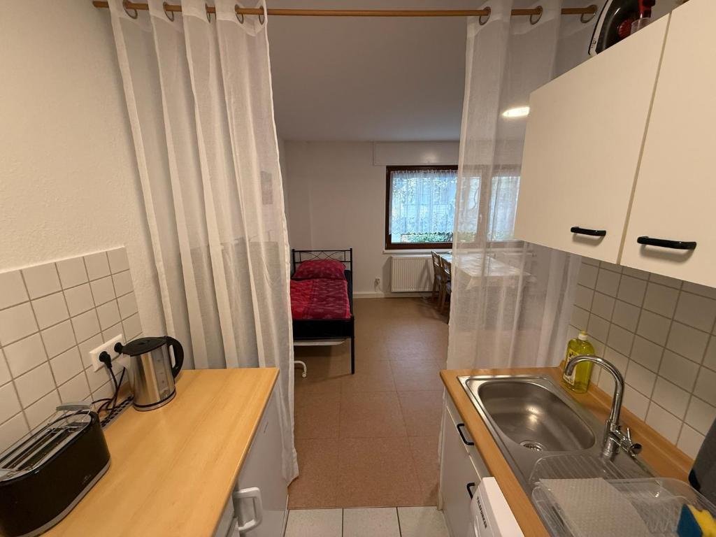 Nice and quiet studio apartment in a central location 7