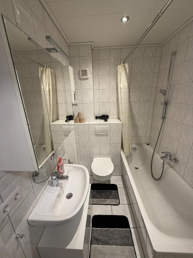 Nice and quiet studio apartment in a central location 8