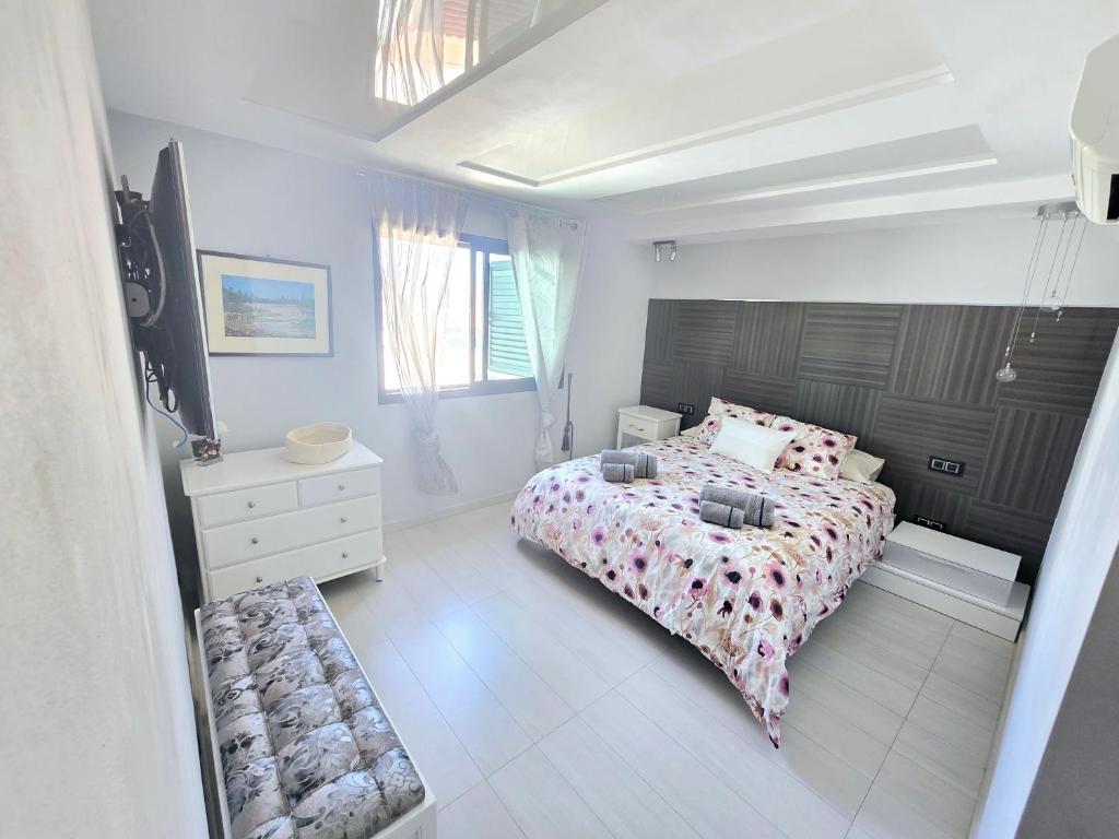 Oasis House 2